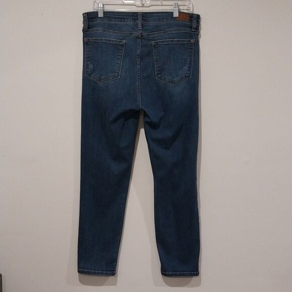 Judy Blue Jeans Women's Size 15/32 Relaxed Fit Denim Whiskering Distressed - Picture 4 of 16